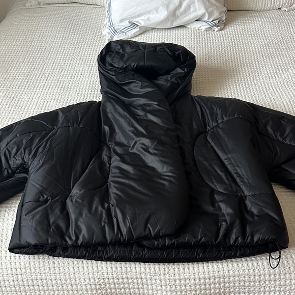 lululemon athletica Jackets & Blazers - Lululemon cape style Black Puffer Jacket size 12